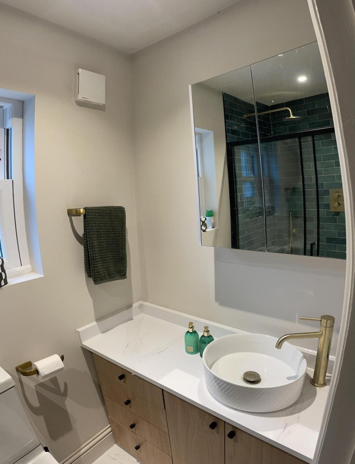Newly Refurbed House, Barons Court Ferienhaus *