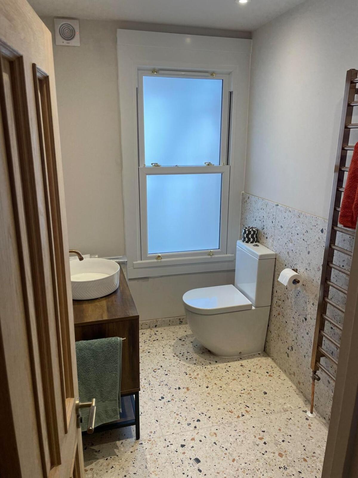 Newly Refurbed House, Barons Court Ferienhaus